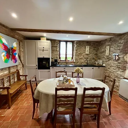 Chez Emilie Holiday home Neuville-lez-Beaulieu
